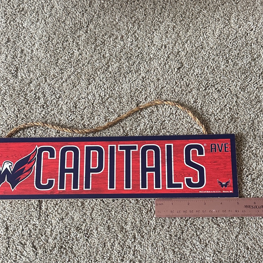 Capitals Avenue Sign with Rope - Picture 3 of 5